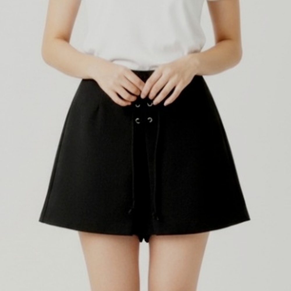 Y2K K2 Collections 90's Black Lace-Up Skort - Size S